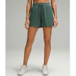 NWT Lululemon License to Train High Rise Short 4" - Dark Forest, Size 8